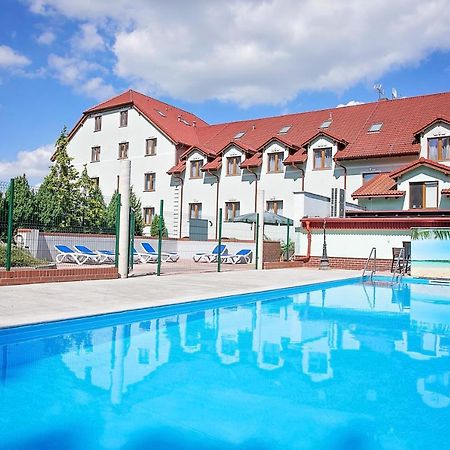Hotel Horda ซูบีเซ ภายนอก รูปภาพ