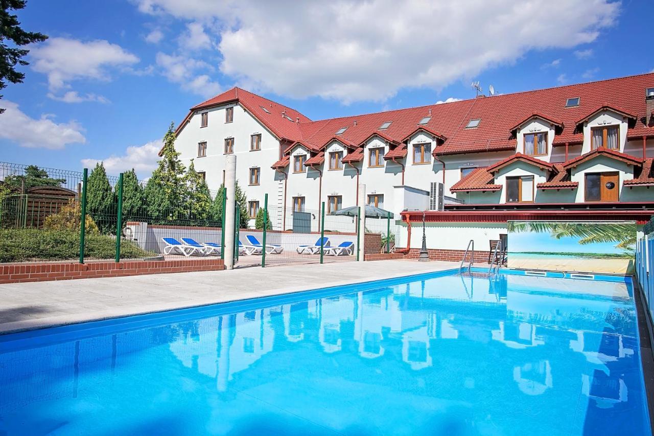 Hotel Horda ซูบีเซ ภายนอก รูปภาพ