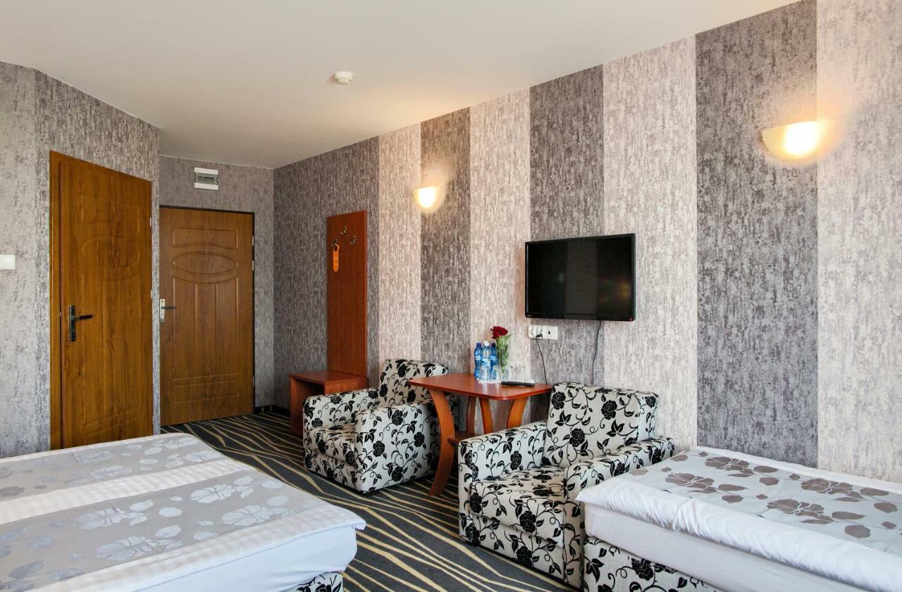 Hotel Horda ซูบีเซ ภายนอก รูปภาพ