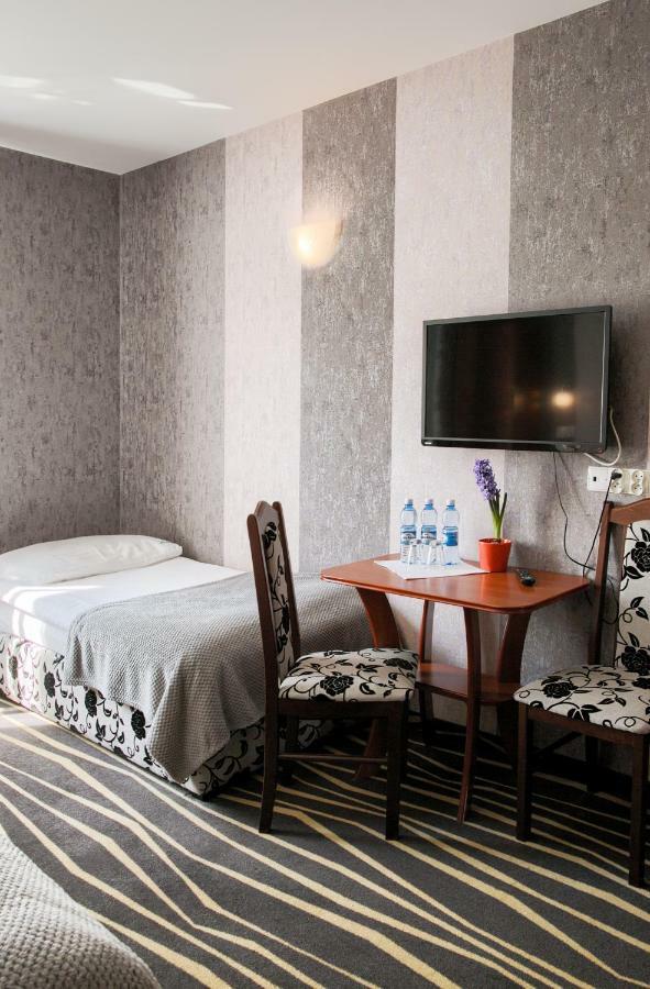Hotel Horda ซูบีเซ ภายนอก รูปภาพ